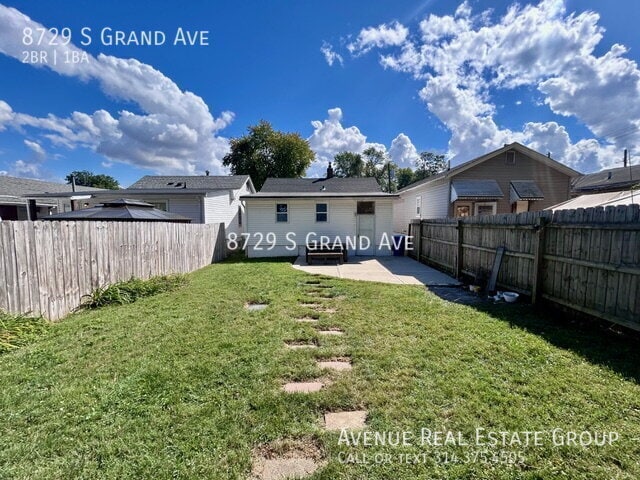 Building Photo - 8729 S Grand Ave