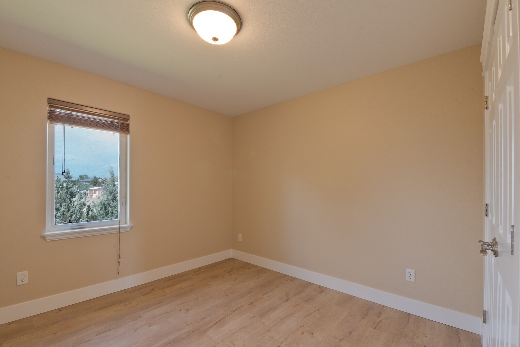 Building Photo - 1035 Road Runner St.