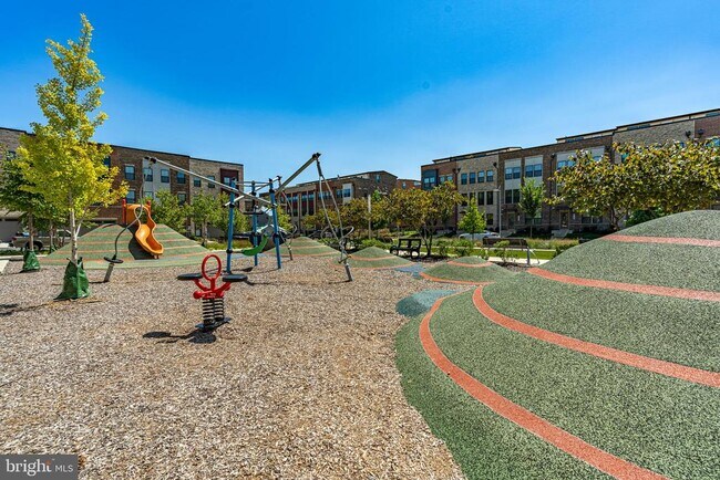 Building Photo - 2705 Evansgreen Dr