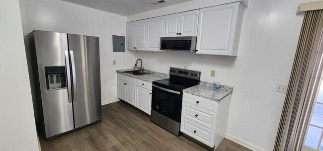 Building Photo - 2 Bedrooms Basement Penn Laird