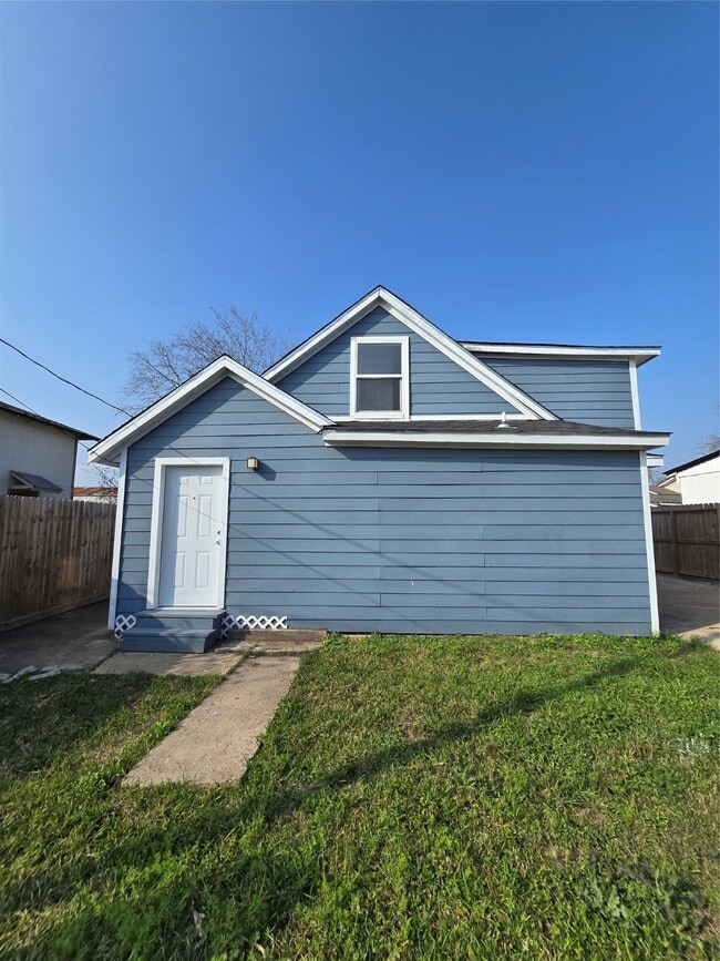 Building Photo - 505 Park Ln