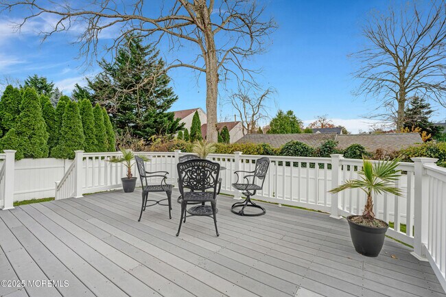 Building Photo - 909 Brookside Ave