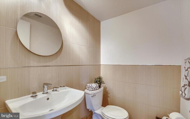 Building Photo - 7212 Grubby Thicket Way