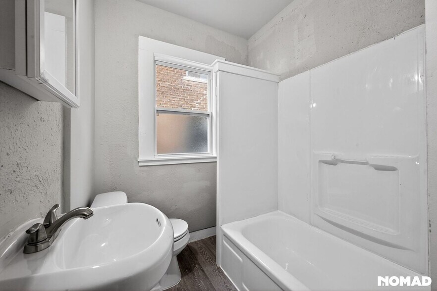 Building Photo - 3034 Gray St