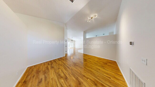 Building Photo - 5662 Rywood Dr