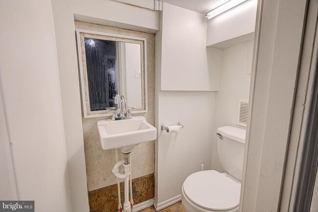 Building Photo - 941 N 4th St