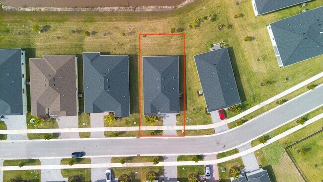 Building Photo - 13885 SE Riversway St