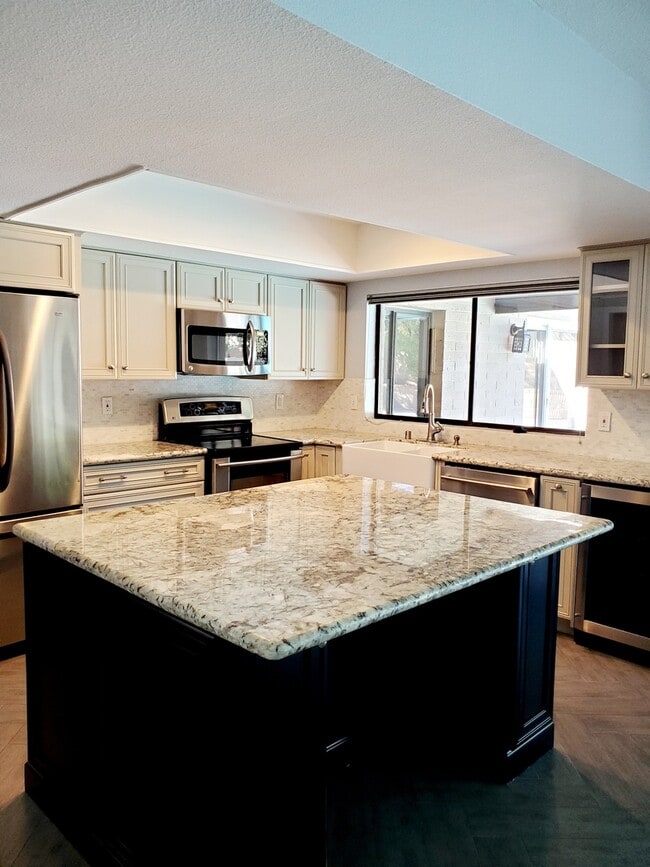 Building Photo - COMING SOON! NO HOA-Stunning 3 Bedroom wit...
