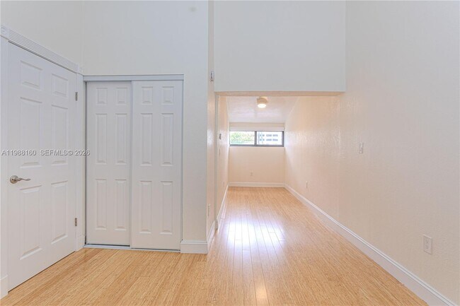 Building Photo - 231 Poinciana Island Dr