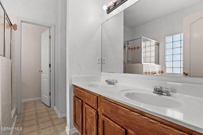 Building Photo - 2376 Joshua Louis Dr