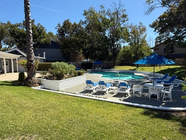 Building Photo - 4175 Amberwood Cir
