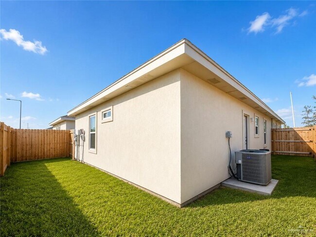 Building Photo - 7006 N 56th St