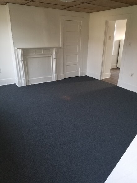 Living room - 2411 Mount Troy Rd