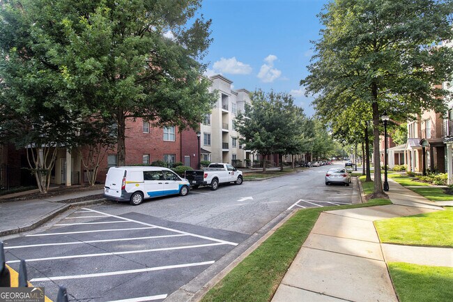 Building Photo - 870 Mayson Turner Rd NW