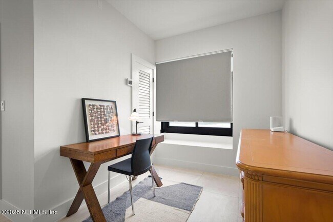 Building Photo - 739 Spinnakers Reach Dr