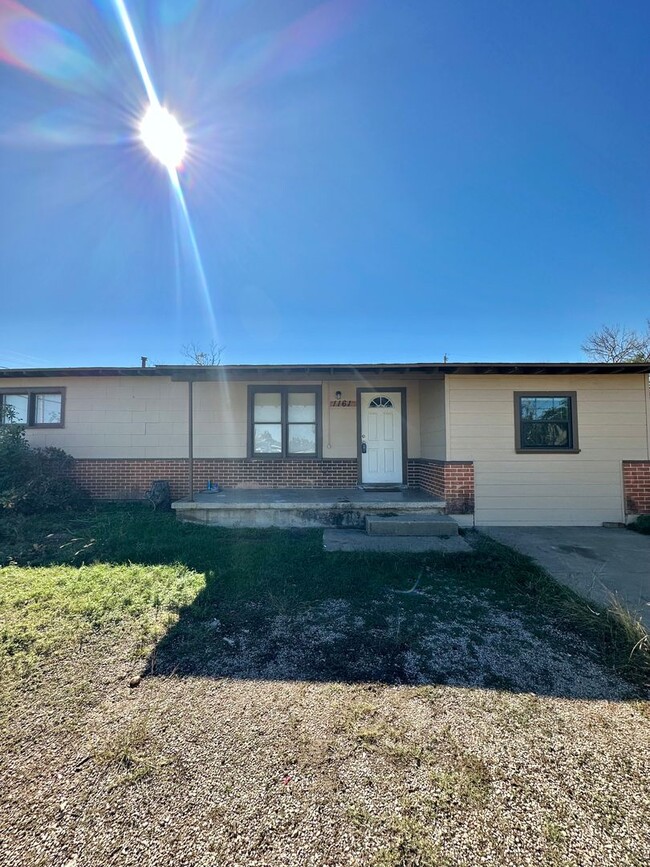 Building Photo - 3 Bedroom Home Near Bradford Elementary!!