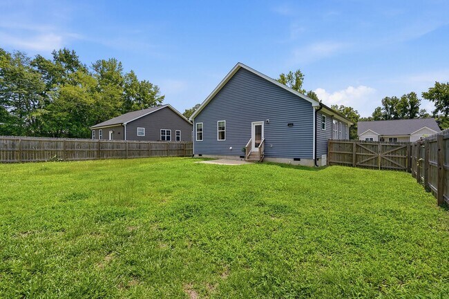 Building Photo - RANCH HOME with 3 bedrooms and 2 baths-GROWING TOWN OF ANGIER
