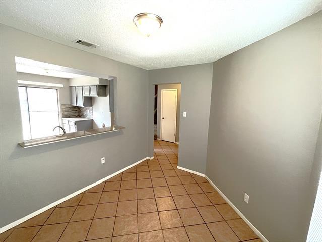 Building Photo - 1617 Brentwood Dr
