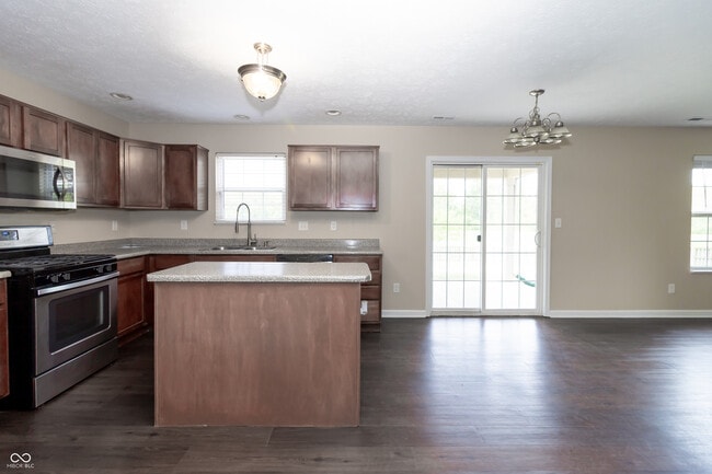 Building Photo - 2755 Bluewood Way