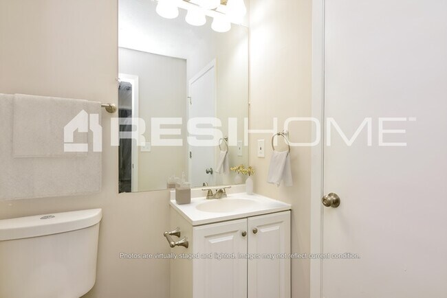 Building Photo - 1283 Old Countryside Cir