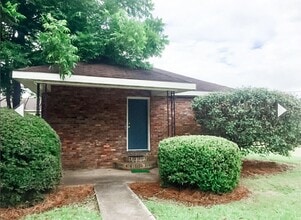 Building Photo - Affordable 2 BR home
