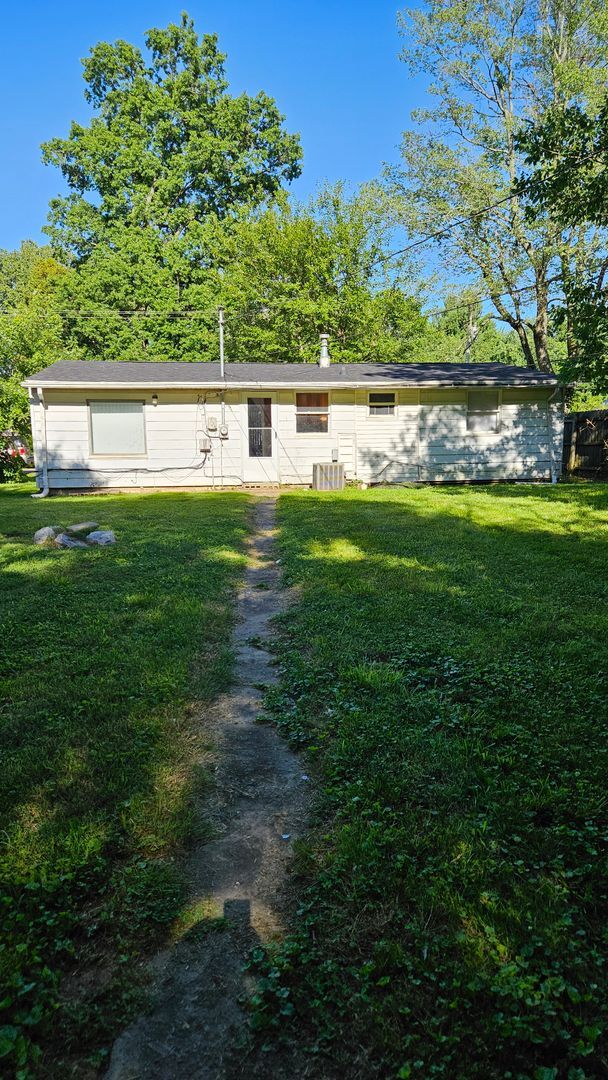 Building Photo - 2717 S Villa Dr
