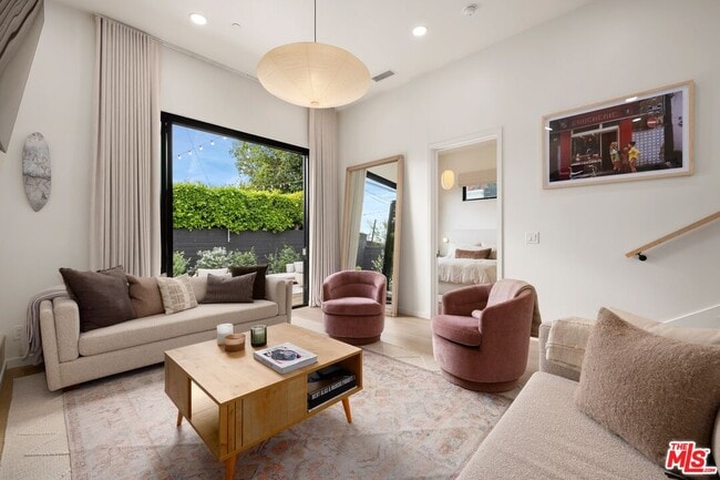 Building Photo - 9004 Dicks St