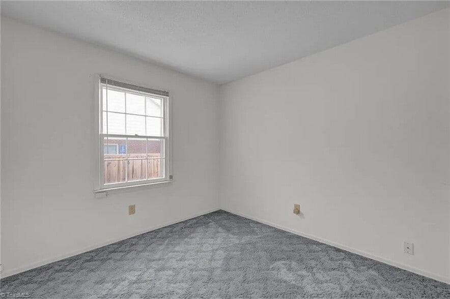 Building Photo - 205 N Rotary Dr