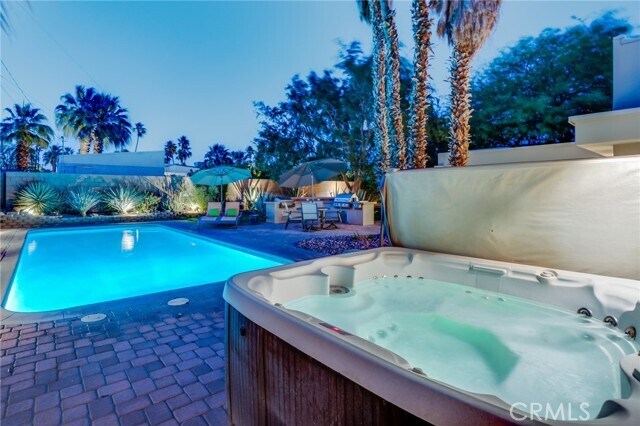Building Photo - 576 E Desert Holly Cir