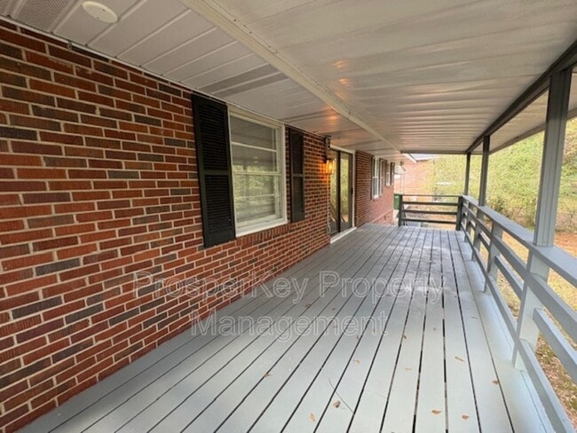 Building Photo - 5802 Catalina Dr