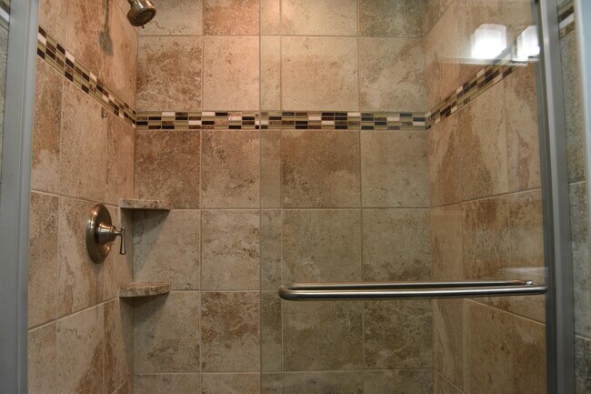 Building Photo - 1238 Hillsboro Mile