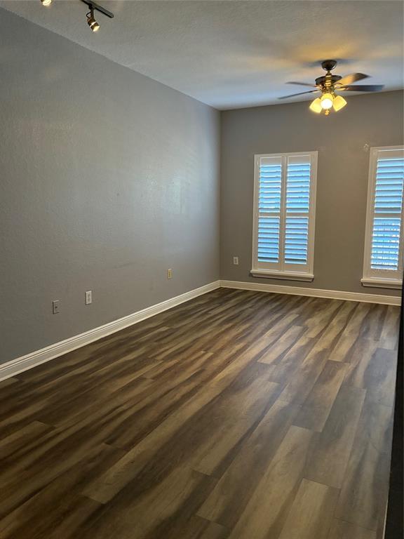 Building Photo - 501 S Moody Ave