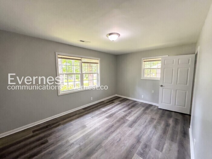 Building Photo - 3318 Bonds Ave