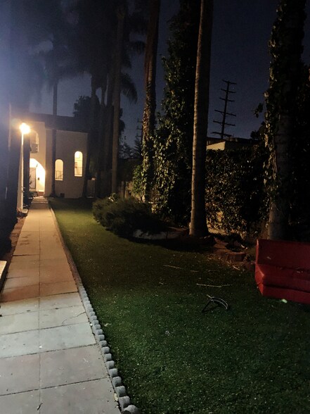 Primary Photo - 808 N Poinsettia Pl