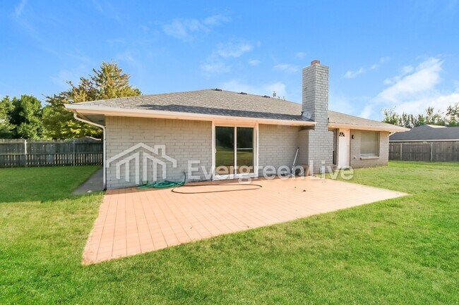 Building Photo - 13341 NW 84th St