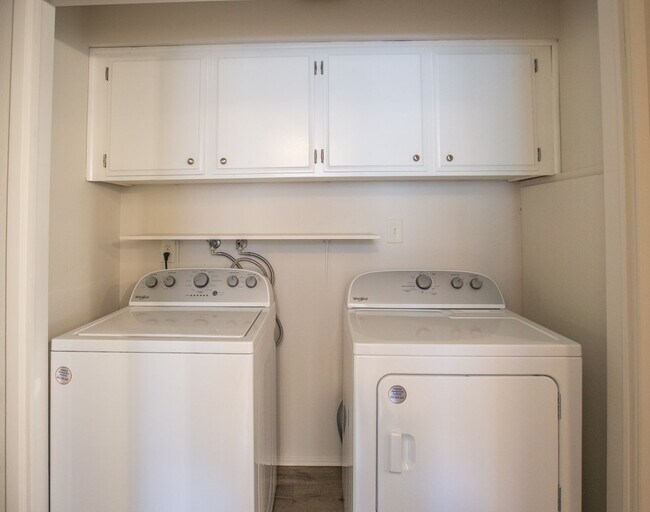 Building Photo - SWINGWOOD