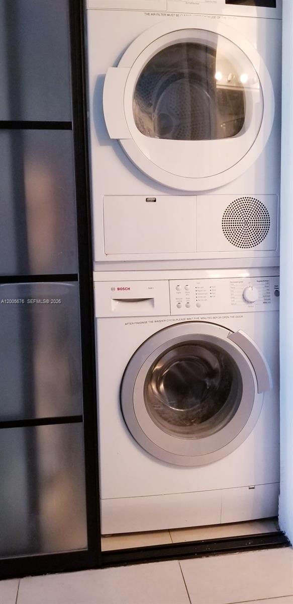 Building Photo - 19901 E Country Club Dr