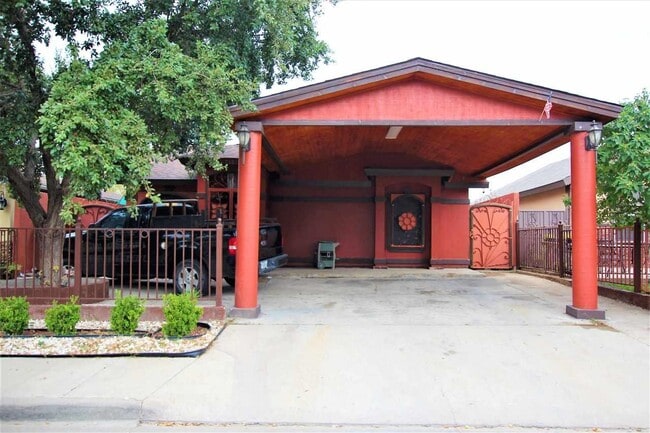 Building Photo - 712 Zebra Dr