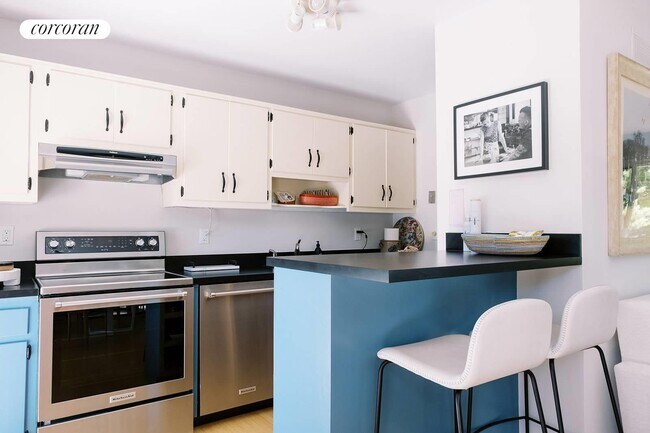 Building Photo - 8 Bathgate Rd