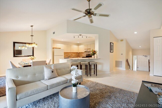 Building Photo - 5750 Coach House Cir
