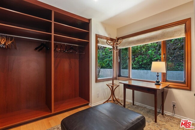 Building Photo - 1166 Las Pulgas Pl