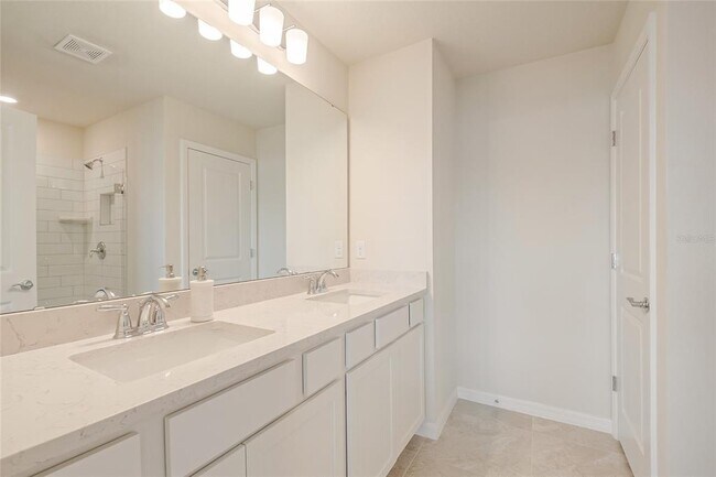Building Photo - 6938 Reverie Pk Ave