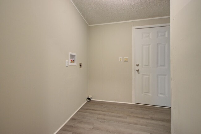 Building Photo - 435 Capers Dr