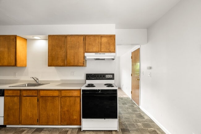 Building Photo - 2717 Simpson Ave
