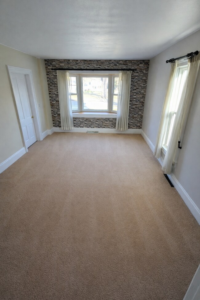 Building Photo - 348 Carrington St