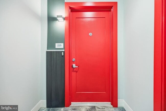 Building Photo - 989 S Buchanan St