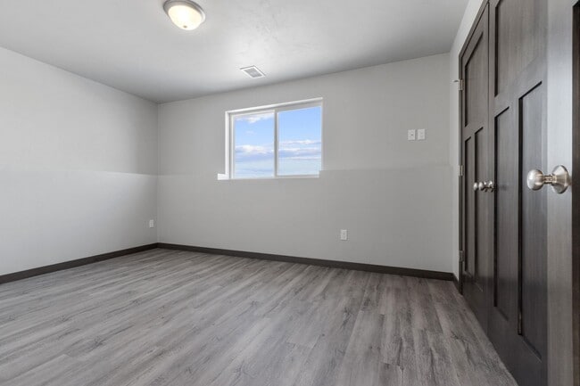 Building Photo - 3725 E Rubyred Dr