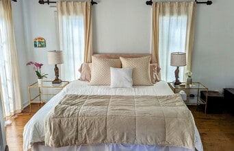 Building Photo - 1294 Silverado St