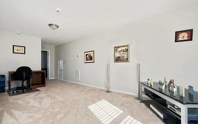 Building Photo - Spacious 4-Bedroom Retreat with 3 Full Baths in Anderson's Prime Location!