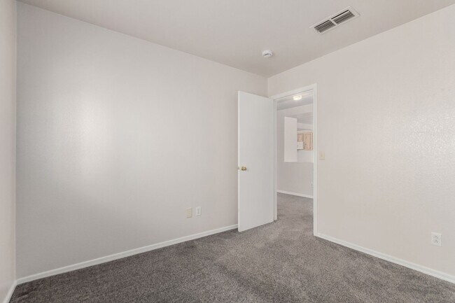 Building Photo - Charming 3 bedroom in El Mirage!